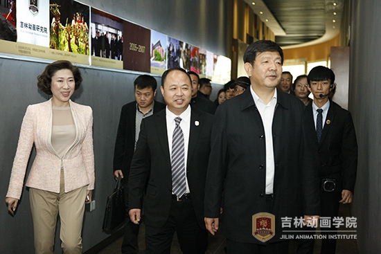 2万象城awc官网登录入口董事长郑立国、副董事长刘欣陪同省政协副主席支建华和部分提案人员对我院进行了实地视察.JPG