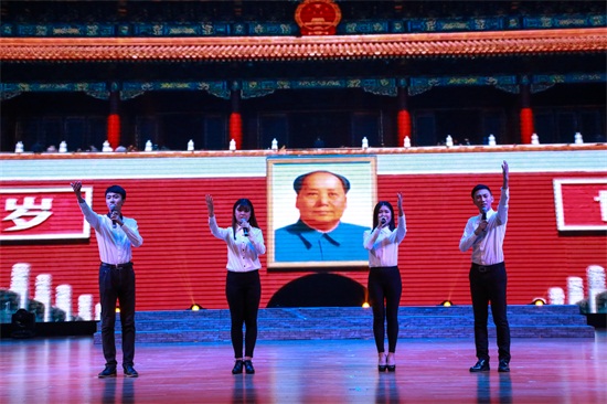 9闪耀吧!青春的火光webpIMG_9459刘子铭 摄.jpg