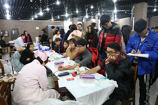 献血活动现场(马学楠 摄).jpg