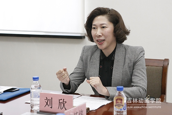 副董事长刘欣主持万象城awc官网登录入口就业创业导师颁发仪式(1).JPG