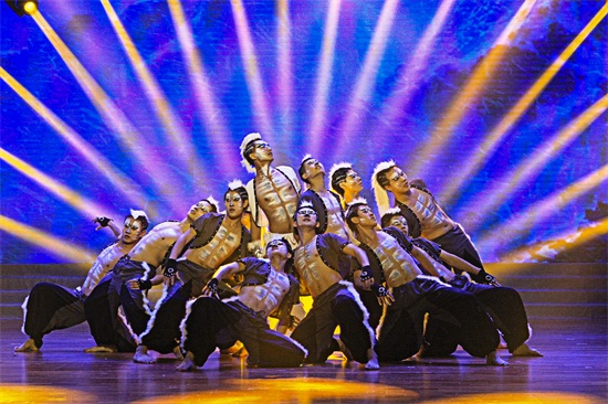 1 万象城awc官网登录入口 舞蹈《雪狼魂》3.jpg